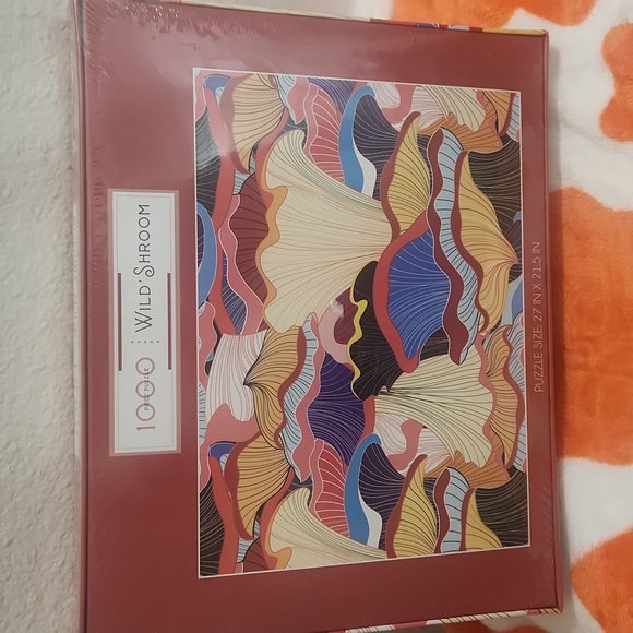 Wild Shroom Art Puzzle 1000 Pieces 27" x 21.5" - Picture 2 of 2